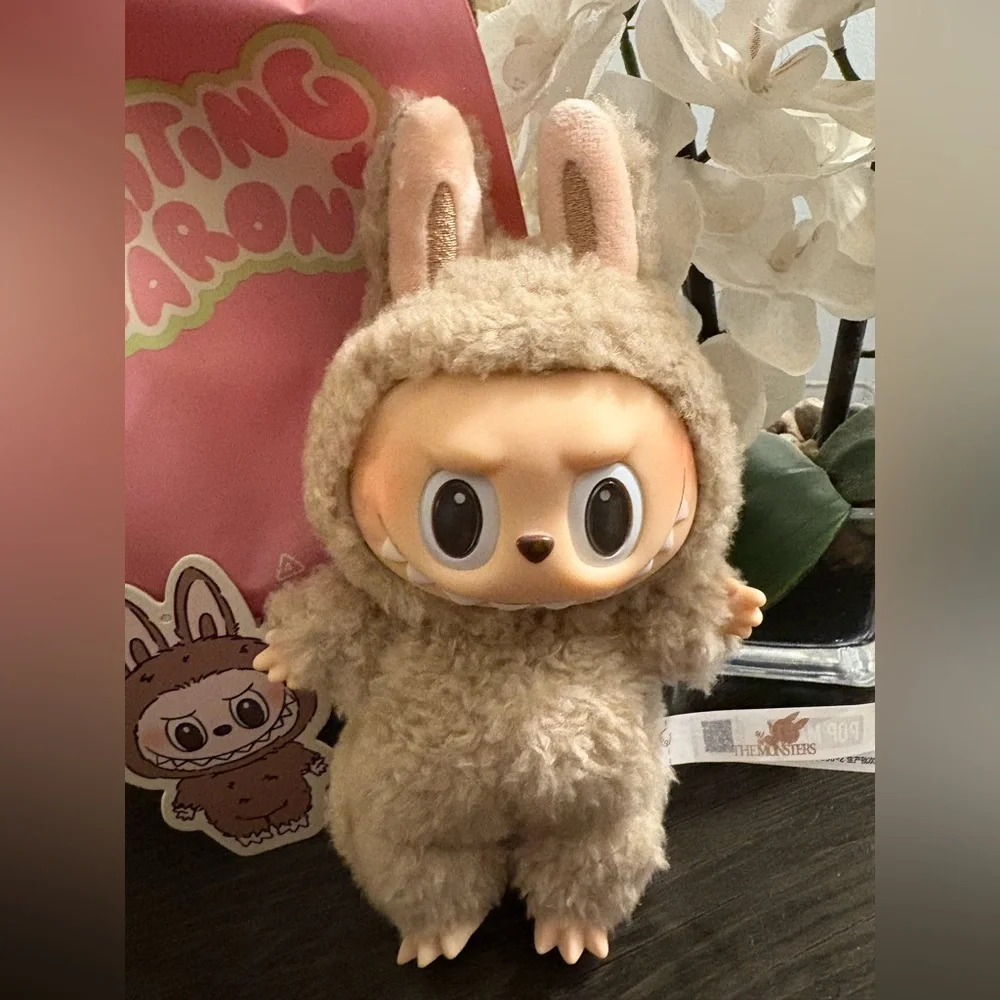 Authentic Labubu Exciting Macaron Toffee - Picture 2 of 10